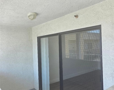 4326 W 142nd Street - Photo Thumbnail 16