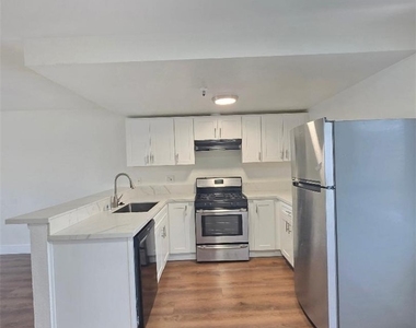 4326 W 142nd Street - Photo Thumbnail 8