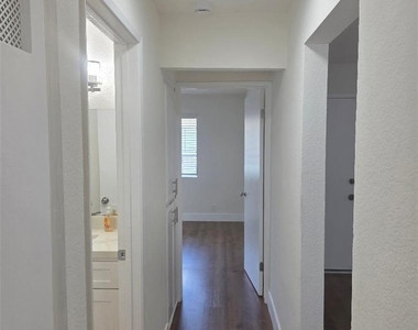 4326 W 142nd Street - Photo Thumbnail 11