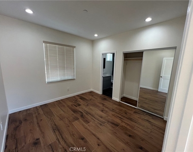 4705 Acacia Street - Photo Thumbnail 11
