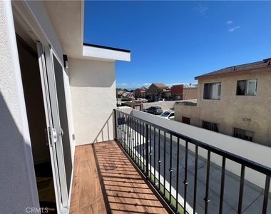 4705 Acacia Street - Photo Thumbnail 14