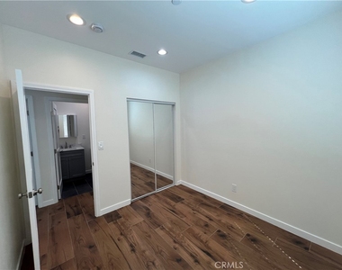 4705 Acacia Street - Photo Thumbnail 12