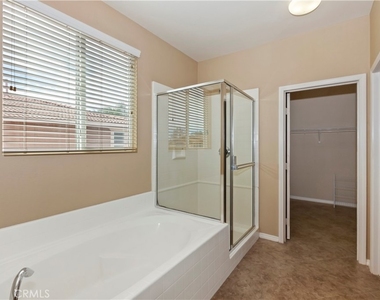 6841 Lokai Court - Photo Thumbnail 32