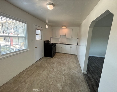 1901 Loma Vista Street - Photo Thumbnail 4