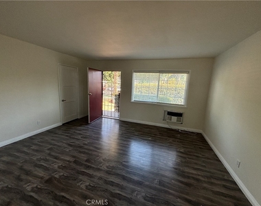 1901 Loma Vista Street - Photo Thumbnail 1