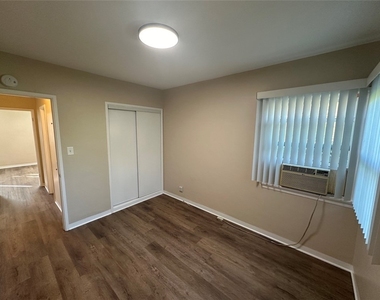 901 N San Gabriel Avenue - Photo Thumbnail 12