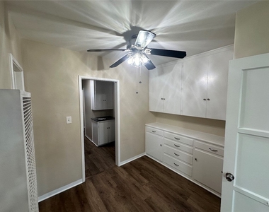 901 N San Gabriel Avenue - Photo Thumbnail 4