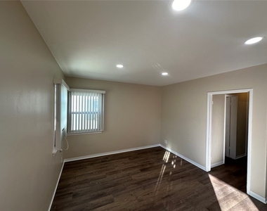 901 N San Gabriel Avenue - Photo Thumbnail 2