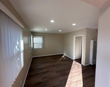 901 N San Gabriel Avenue - Photo Thumbnail 1