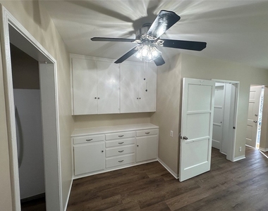 901 N San Gabriel Avenue - Photo Thumbnail 5
