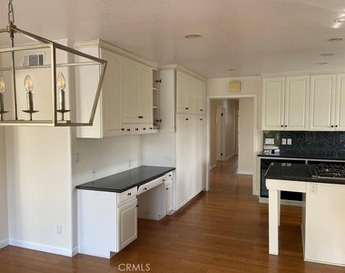 2112 Dover Drive - Photo Thumbnail 40