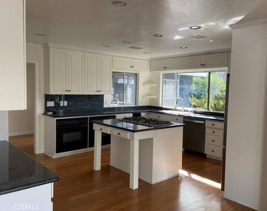 2112 Dover Drive - Photo Thumbnail 41