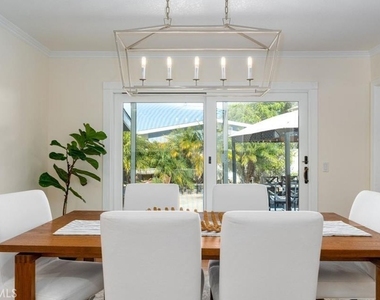 2112 Dover Drive - Photo Thumbnail 9