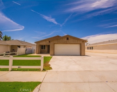 8258 Bennett Avenue - Photo Thumbnail 1