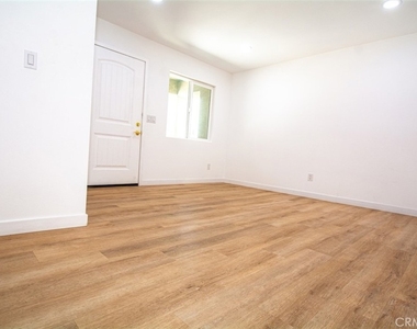 8258 Bennett Avenue - Photo Thumbnail 20