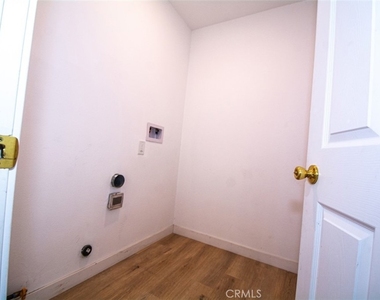 8258 Bennett Avenue - Photo Thumbnail 21