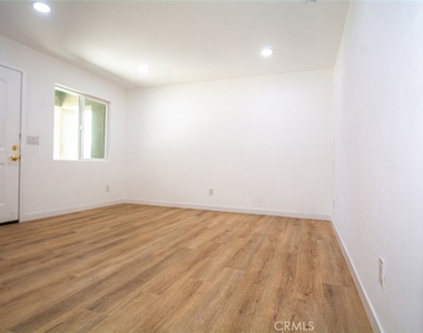 8258 Bennett Avenue - Photo Thumbnail 19