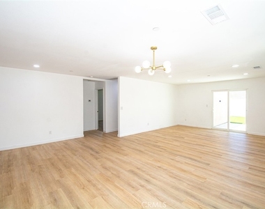 8258 Bennett Avenue - Photo Thumbnail 9
