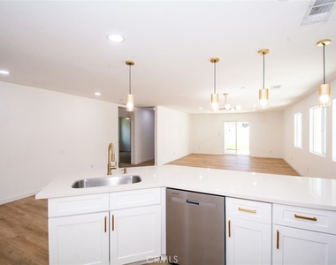 8258 Bennett Avenue - Photo Thumbnail 15