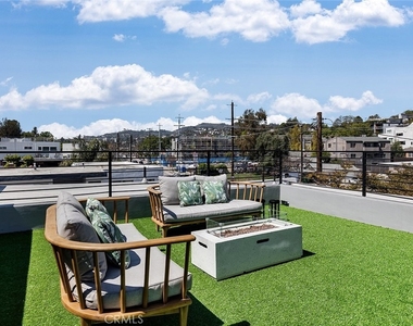 2822 Rowena Avenue - Photo Thumbnail 1