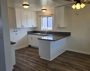 124 W Cherry - Photo Thumbnail 3