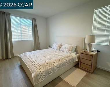 309 Senator St - Photo Thumbnail 6