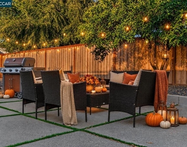 3360 Esperanza Dr - Photo Thumbnail 9
