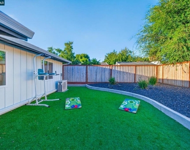 3360 Esperanza Dr - Photo Thumbnail 35