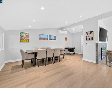3360 Esperanza Dr - Photo Thumbnail 14