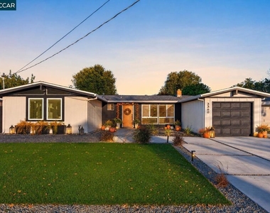 3360 Esperanza Dr - Photo Thumbnail 6