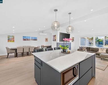 3360 Esperanza Dr - Photo Thumbnail 13