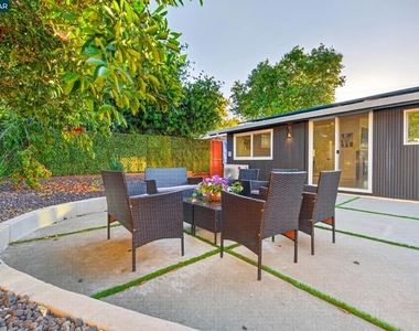 3360 Esperanza Dr - Photo Thumbnail 33