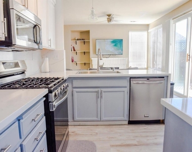 2090 Heartland Cir - Photo Thumbnail 2
