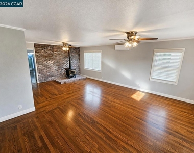 916 Veale Ave - Photo Thumbnail 1