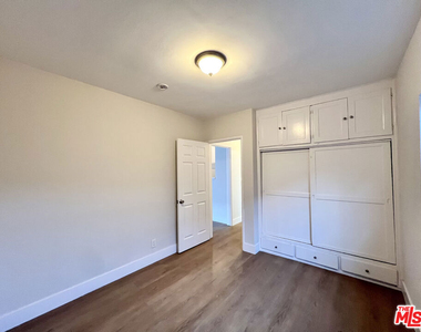 7014 S Western Avenue - Photo Thumbnail 12