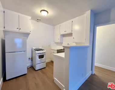 7014 S Western Avenue - Photo Thumbnail 2