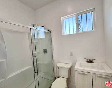 446 W 88th Street - Photo Thumbnail 8
