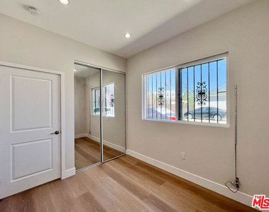 446 W 88th Street - Photo Thumbnail 11