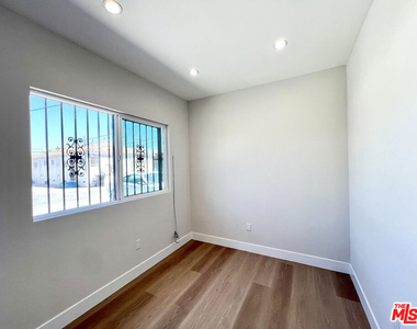 446 W 88th Street - Photo Thumbnail 12