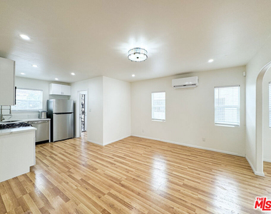 2516 Lucerne Avenue - Photo Thumbnail 5