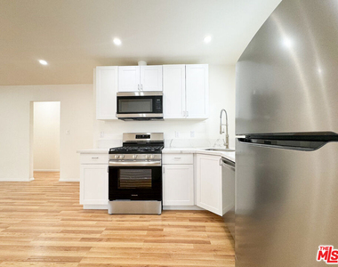 2516 Lucerne Avenue - Photo Thumbnail 8