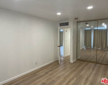 800 W 1st Street - Photo Thumbnail 26