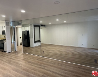800 W 1st Street - Photo Thumbnail 5