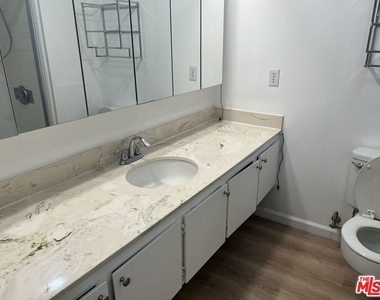 800 W 1st Street - Photo Thumbnail 31