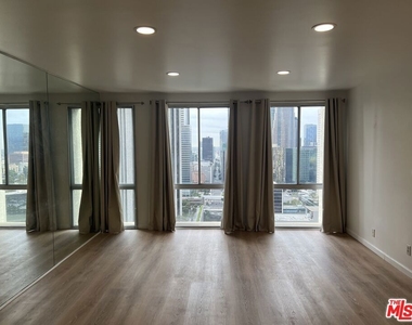 800 W 1st Street - Photo Thumbnail 9