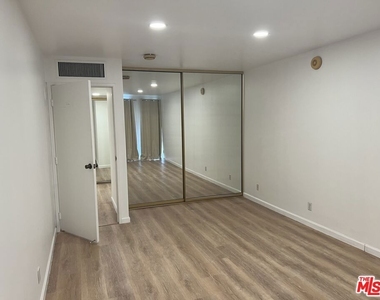 800 W 1st Street - Photo Thumbnail 27