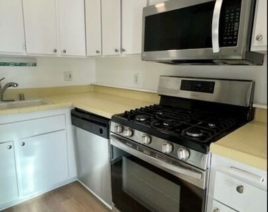 800 W 1st Street - Photo Thumbnail 15