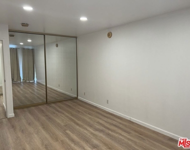 800 W 1st Street - Photo Thumbnail 28