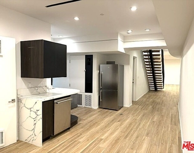 4338 Huntley Avenue - Photo Thumbnail 7