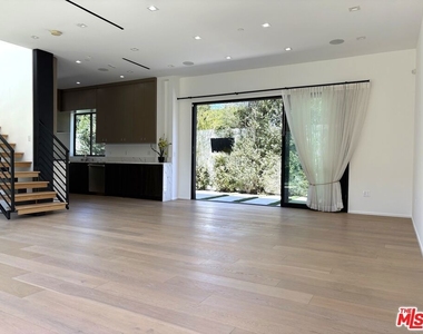 4338 Huntley Avenue - Photo Thumbnail 2